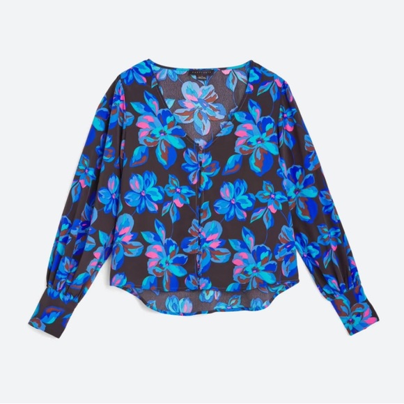 Annika Button Up